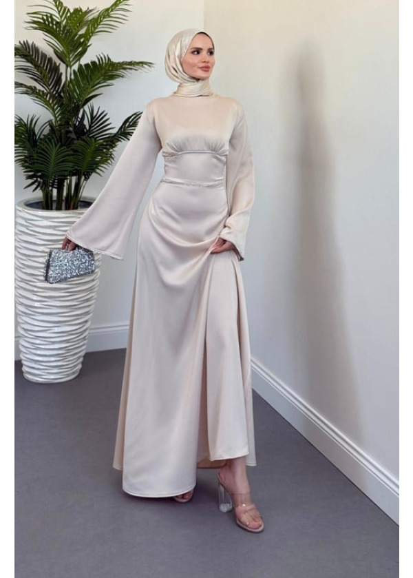 Vlasi Kolu Ve Beli Baget Taşlı Saten Abiye Krem