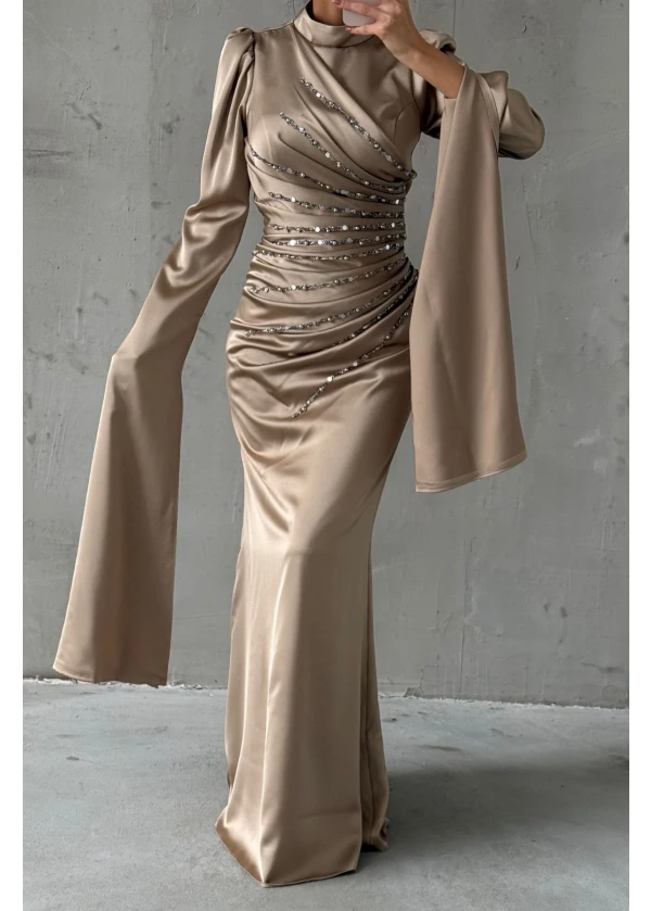 Samantha Eşsiz Kol Tasarımıyla Saten Abiye Vizon